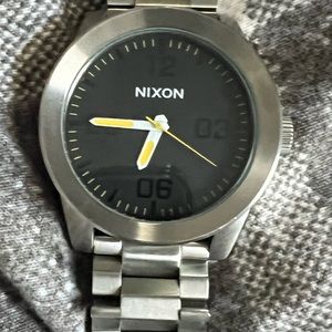 Nixon, corporal